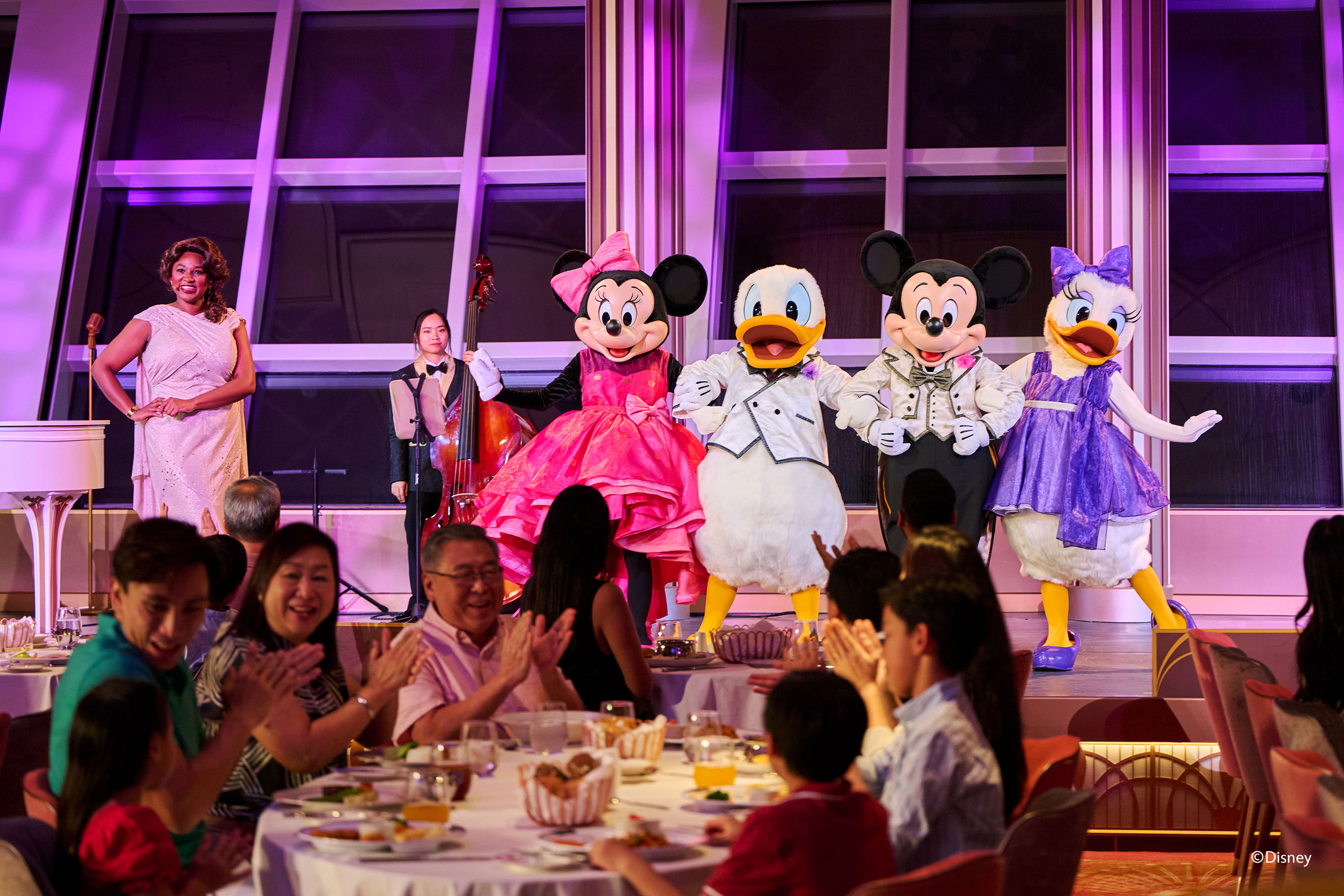 Disney Adventure - Deluxe Inside Stateroom